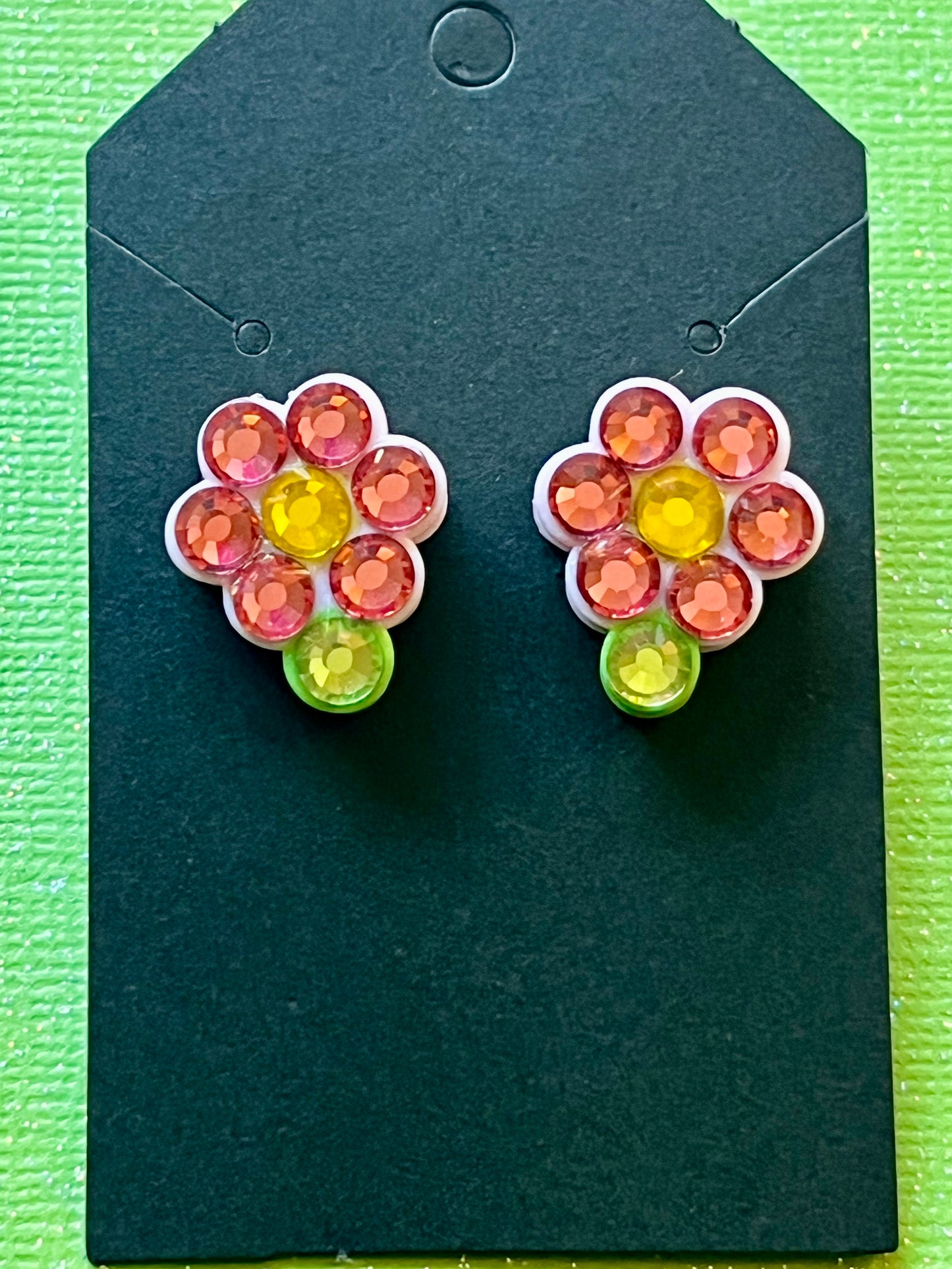 Flower stud earrings
