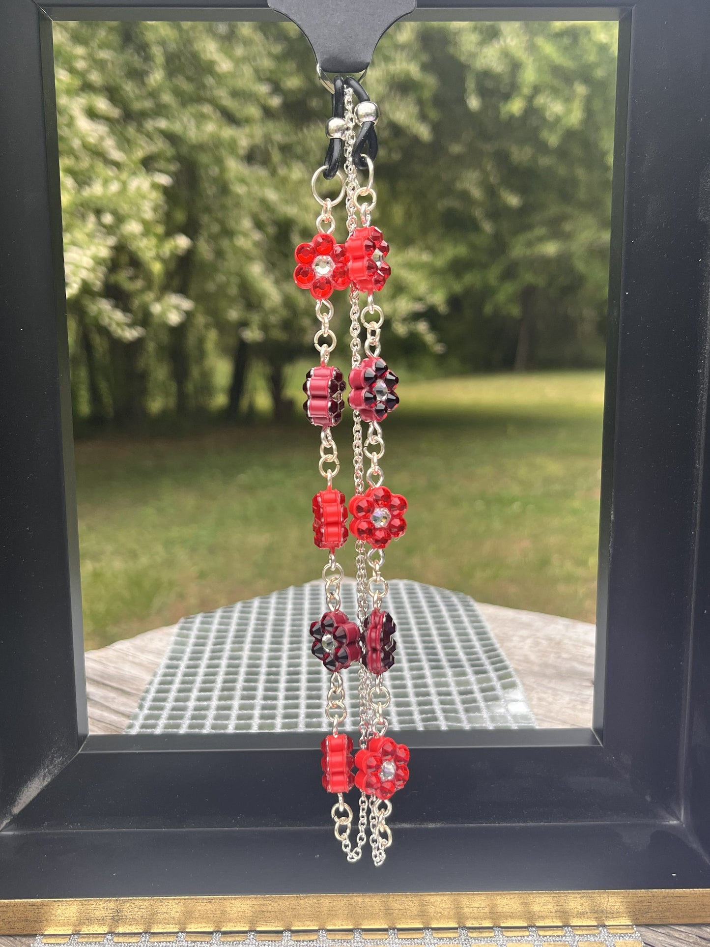 Flower Eyeglass Chains or Lanyard Siam\Reds